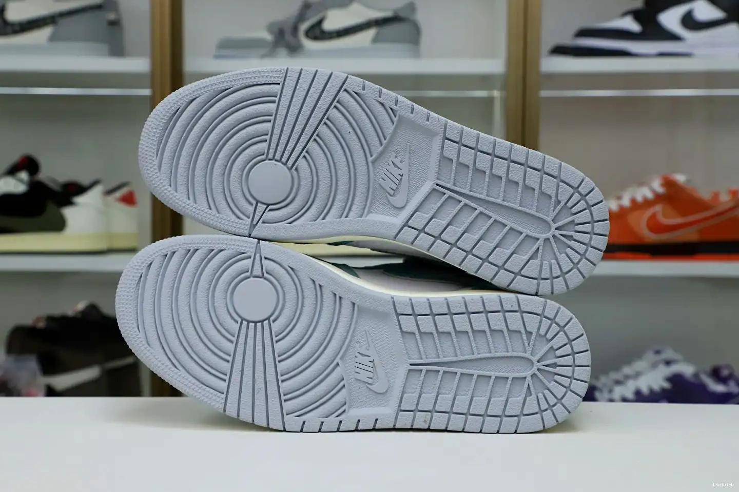 HIGH JORDAN RETRO 1 'TURBO GREEN' Kimikick OG AIR 0518